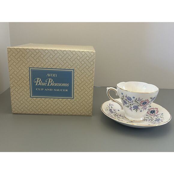 AVON Blue Blossoms Tea Cup & Saucer England Fine Bone China Gold Trim 1974 VTG - Picture 1 of 12